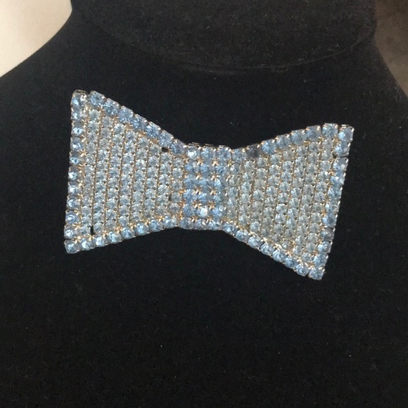 Vintage Blue Rhinestone Crystal Bow Tie Pin Brooch - Picture 2 of 4